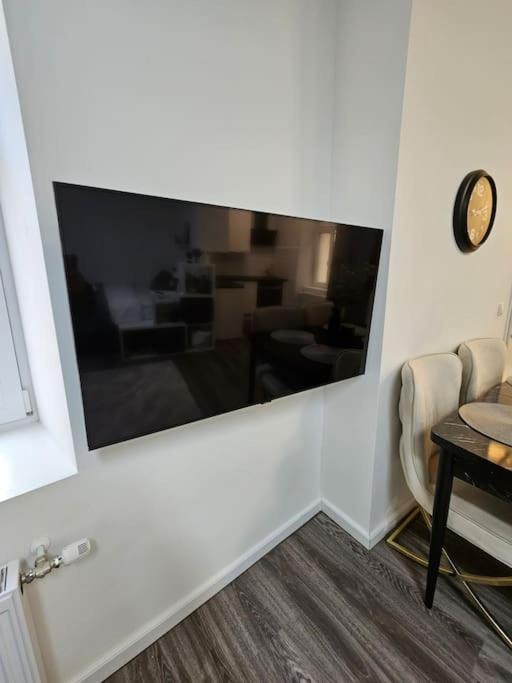 Affordable Suite In Vienna'S Hotpoint Exterior photo