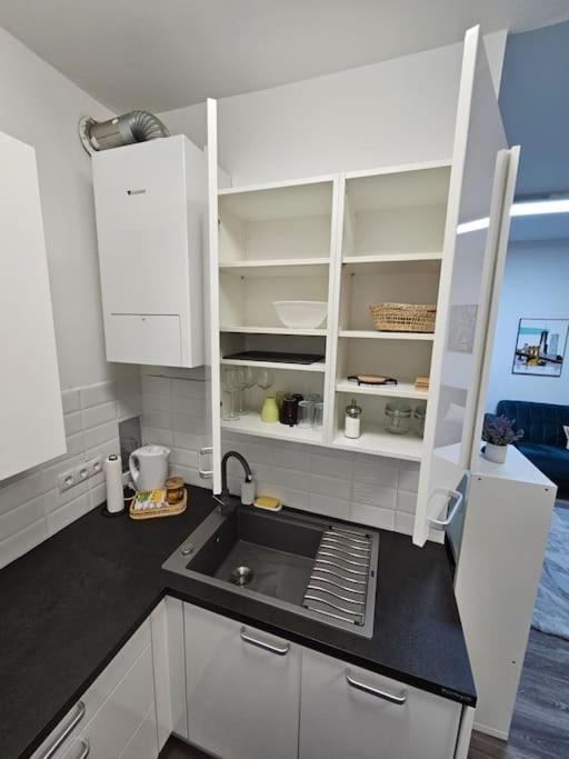 Affordable Suite In Vienna'S Hotpoint Exterior photo