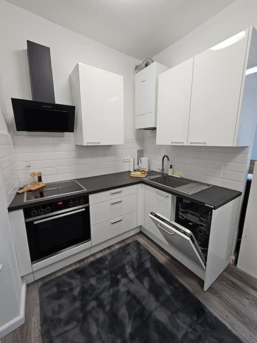 Affordable Suite In Vienna'S Hotpoint Exterior photo
